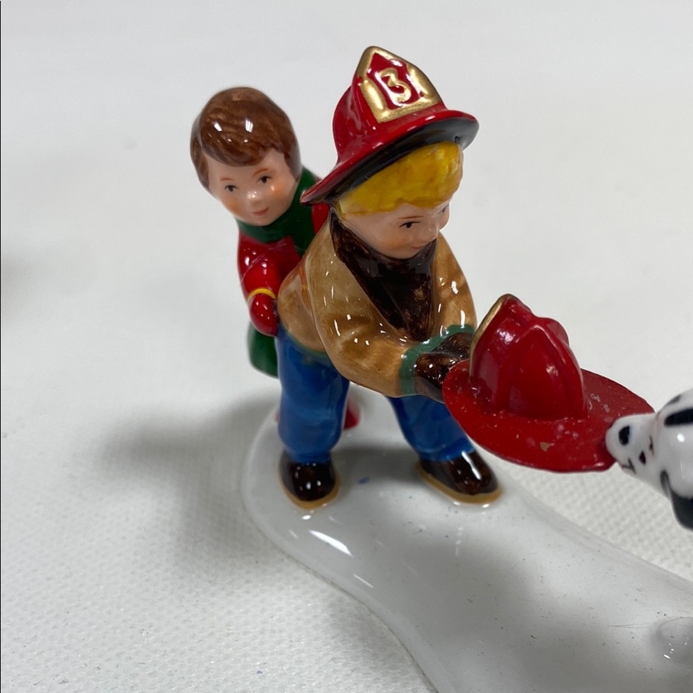 Dept. 56 Snow Village Accessory, "Fun at the Firehouse." Set of 2 figures - Picture 9 of 15